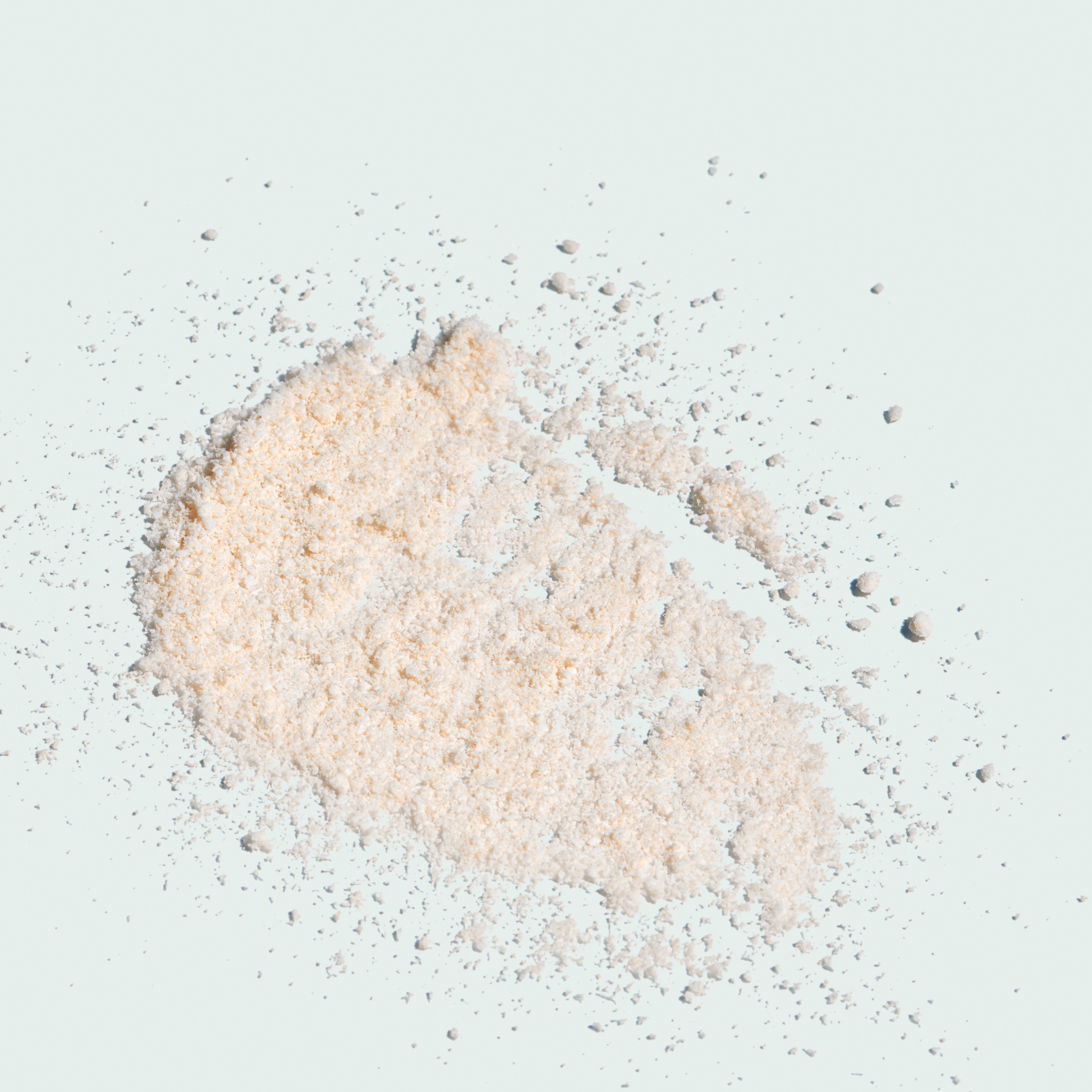 Intense Brightening Exfoliating Powder